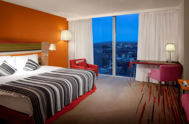 غرفة سوبيريور بسريرين منفصلين بإطلالة على المدينة، Majestic Hotel Bristol 4/10