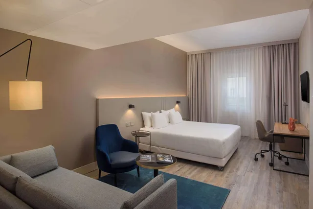 Premium, King Bed, with Extra Bed, Nh Trieste Hotel 3/6