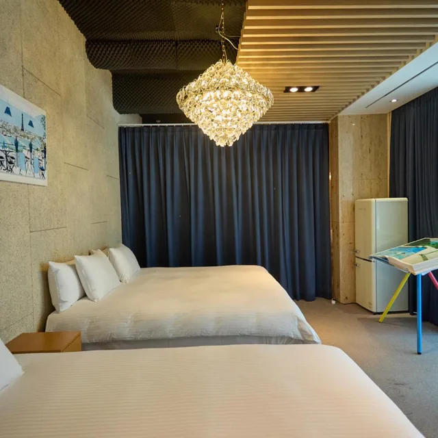 جناح بسريرين مزدوجين بشرفة بمنطقة جلوس، ACUBE HOTEL 7/10
