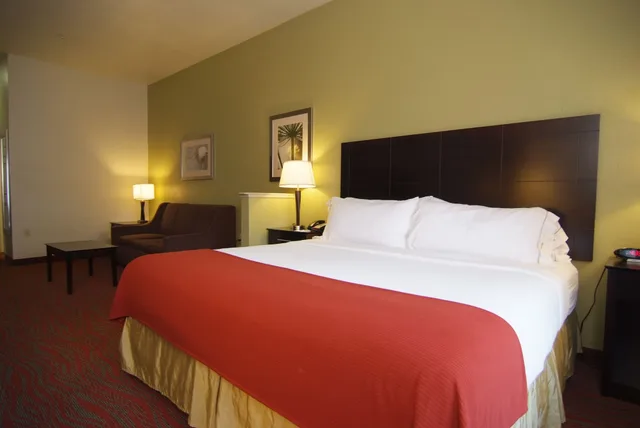 غرفة قياسية بسرير كينج، Holiday Inn Express Suites Indianapolis North Carmel An Ihg Hotel 5/7
