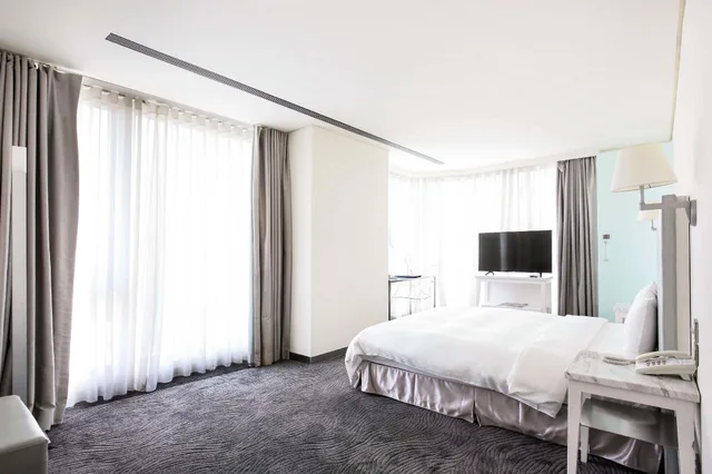 Corner Double., Ambience Hotel 1/4