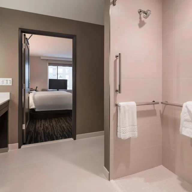 جناح استوديو بسرير كوين مع أريكة لذوي الإعاقة، RESIDENCE INN SEATTLE DOWNTOWN/CONVENTION CENTER 5/7