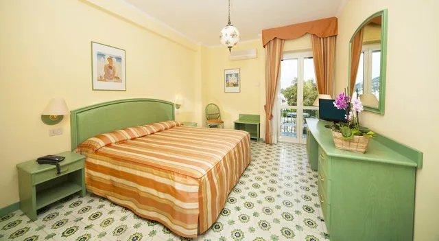 غرفة كلاسيكية بسرير مزدوج بشرفة، Ambasciatori Hotel 1/3