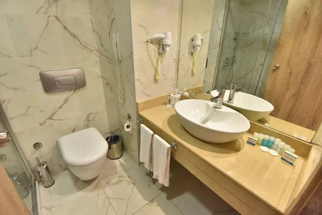 غرفة قياسية بسرير مزدوج أو سريرين منفصلين، Lucida Beach Hotel 4/4