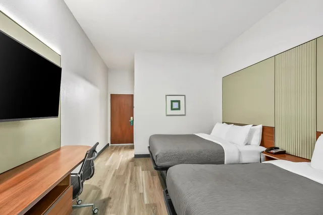 غرفة بسريرين كوين، Quality Inn & Suites Washington PA 2/3