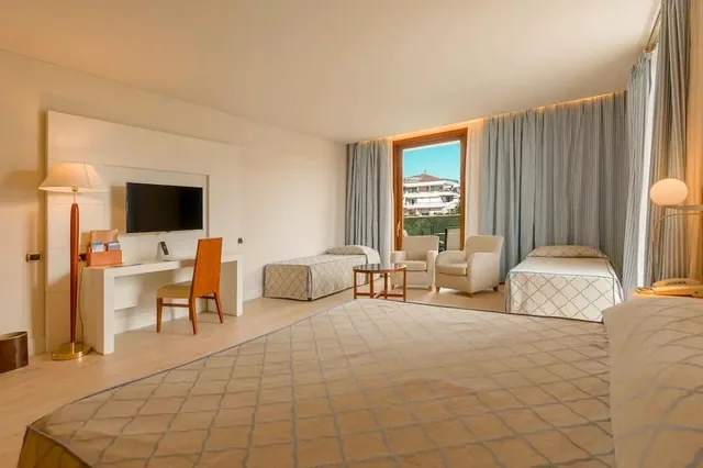 جناح جونيور بسرير مزدوج وسريرين منفصلين، Smy Carlos V Wellness & Spa Alghero 2/6