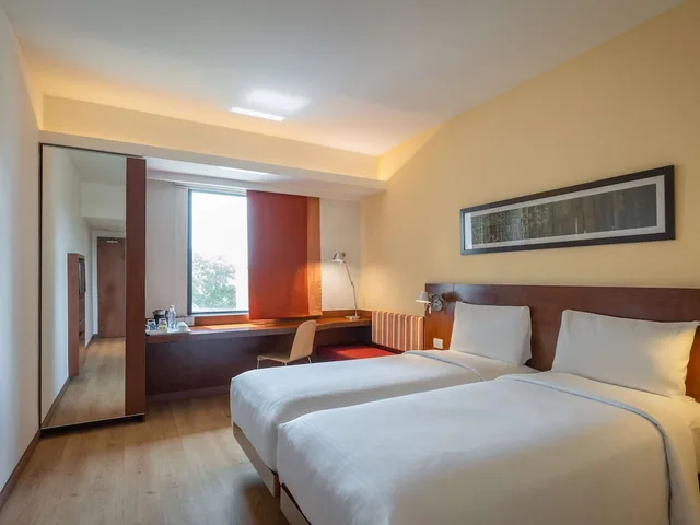 Standard Room Twin Bed with Extra Benefits، Ibis Delhi Airport 5/10