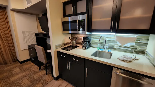جناح استوديو بسرير كوين لذوي الإعاقة، Staybridge Suites Denver Downtown 8/9