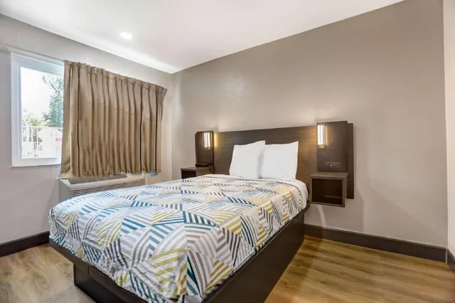 Room, King Bed, Motel6 San Bernardino, CA - North 4/10