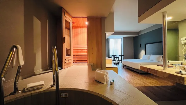 Suite, Bungalow, King Bed، Ramada by Wyndham Mexico City Santa Fe 8/10