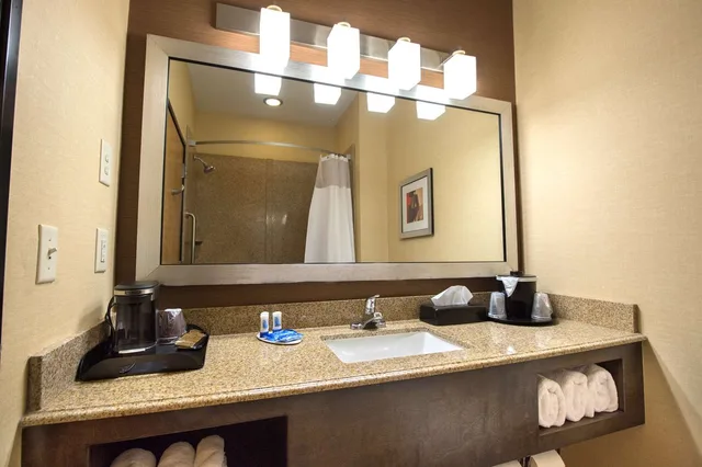 غرفة بسرير كينج، Hampton Inn Gainesville, GA 4/5