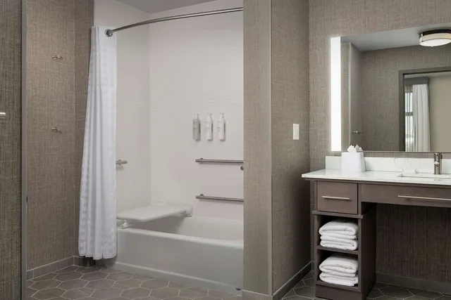 استوديو بسرير كينج لذوي الإعاقة، Homewood Suites by Hilton Louisville Airport 2/4
