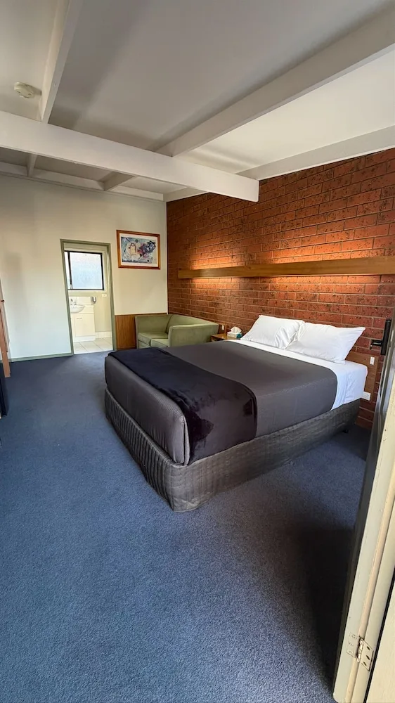 غرفة بسرير كوين، THE ABBOTSWOOD MOTOR INN 2/7