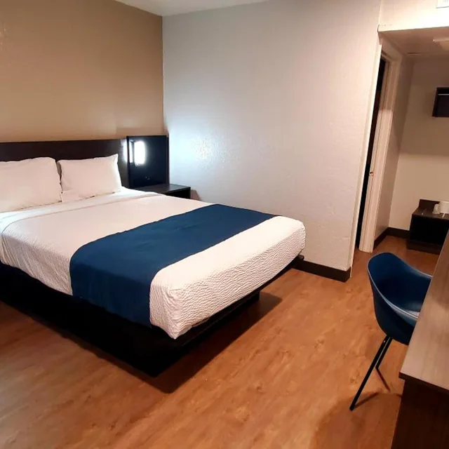 غرفة بسرير كوين، Motel6 Palmdale, CA 1/10