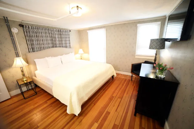 غرفة قياسية بسرير كينج، The Kennebunk Inn 1/9