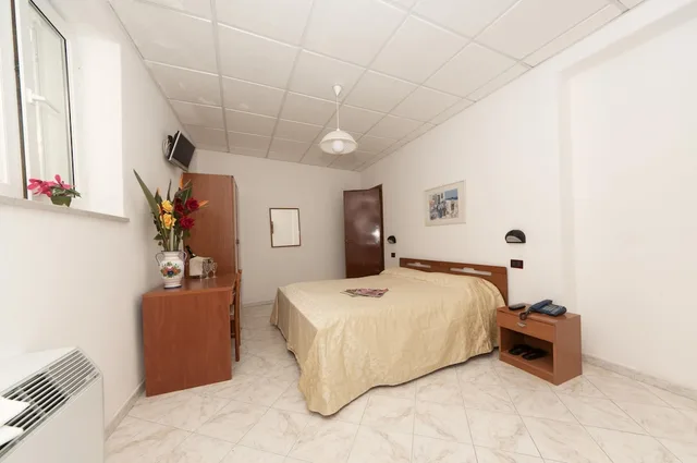 غرفة اقتصادية بسرير مزدوج بحمام خاص، Hotel Villa Franca 2/3