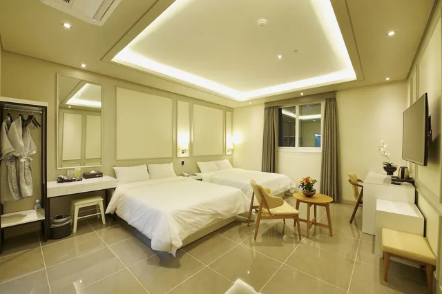 غرفة ديلوكس بسريرين مزدوجين، Hotel B 2/3