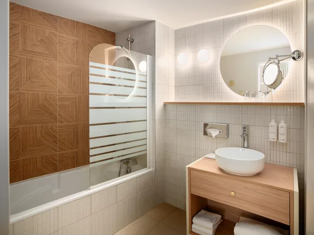 جناح جونيور بسرير كوين، KYRIAD PRESTIGE CLERMONT FERRAND 3/3