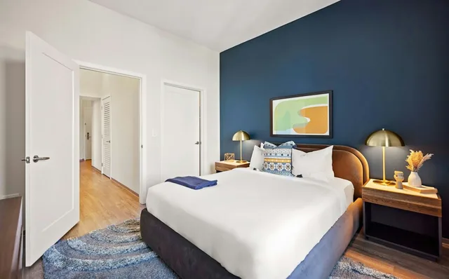 2 Bedrooms, Sky, Deluxe, Suite، Placemakr Premier SoBro 3/6
