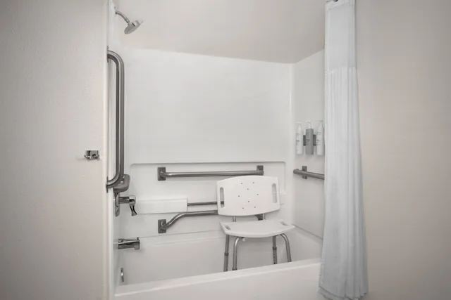 غرفة قياسية بسرير كينج لذوي الإعاقة، Spark by Hilton Denver Tech Center Greenwood Village 5/6