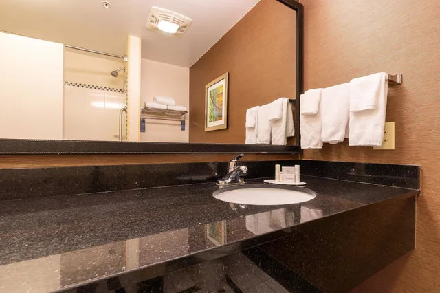 غرفة بسريرين كوين، Fairfield Inn Suites Carlisle 4/6