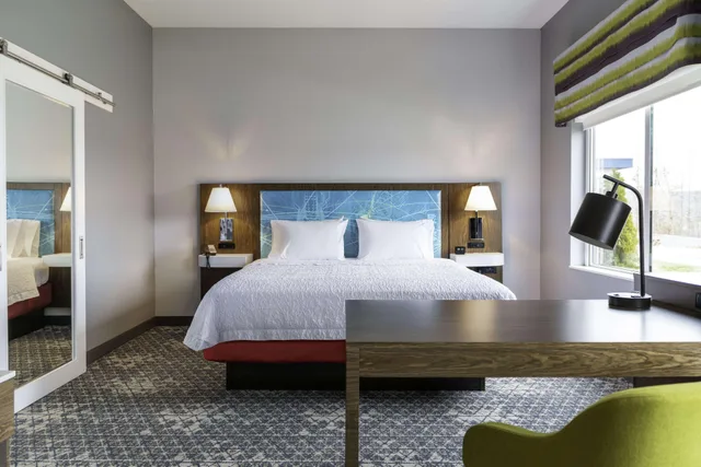 جناح بسرير كينج، Hampton Inn and Suites Pittsburgh New Stanton PA 1/2