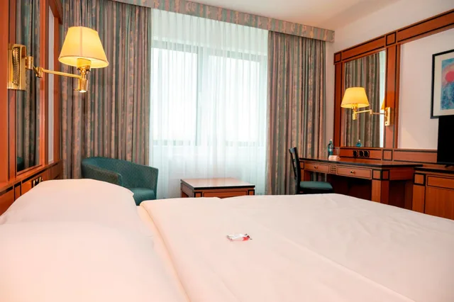 غرفة بزنس بسرير كينج، Amadeus Frankfurt 7/10