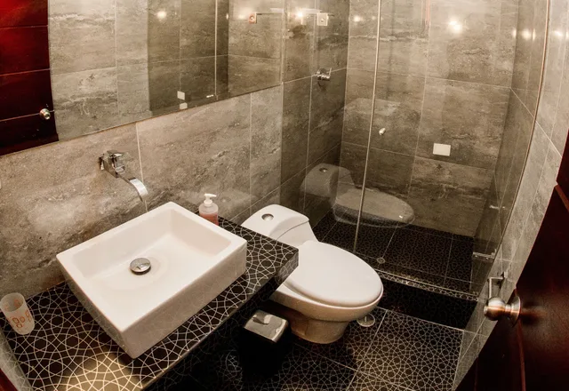 شقة ديلوكس بسريرين منفصلين وسريرين كوين بـ3 غرف نوم، Hotel R House Cusco 5/6