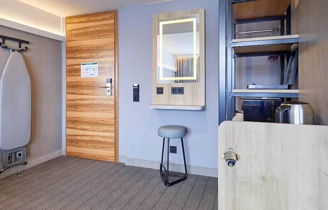 Superior, Double Bed, Premier Inn Lindau Hotel 7/10