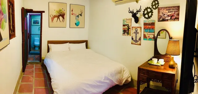 Standard, Double Bed, Tomato Red 2/4
