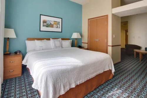 غرفة تنفيذية بسرير كينج مع أريكة، Fairfield Inn Suites Clermont 2/3