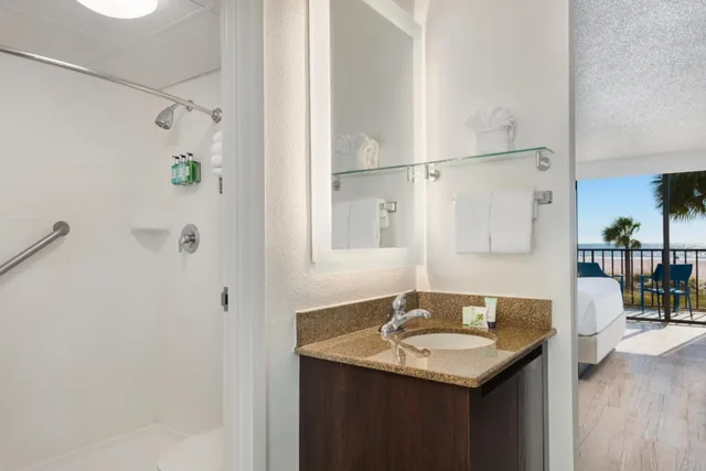 Room, King Bed, Ocean Front، Sirata Beach Resort St Pete Beach 5/5