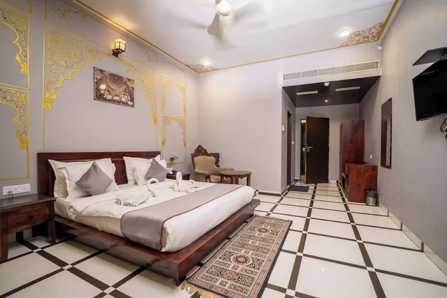 Royal, Heritage, Double Bed، Hotel Laxmi Niwas 1/10