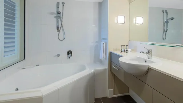 3 Bedroom Ocean View, Oaks Hervey Bay Resort and Spa 6/6