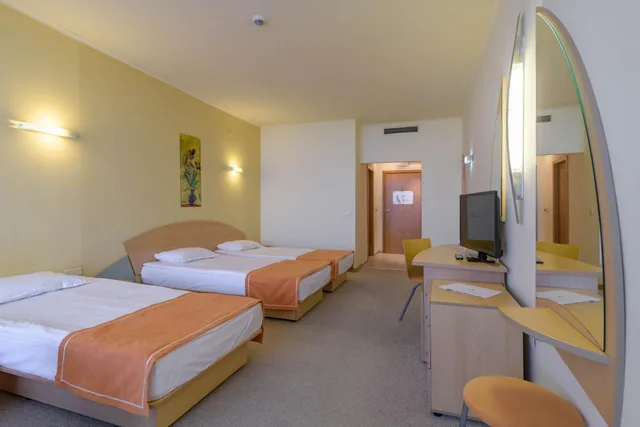 Standard, Triple, Atlas Hotel 2/6