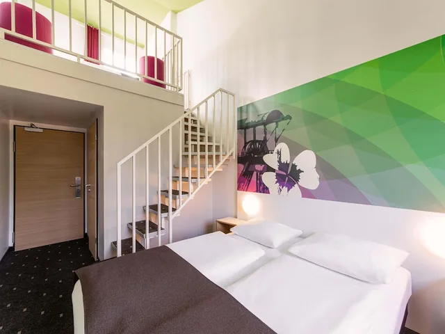 غرفة رباعية بسرير بطابقين وسرير كوين، B&B Hotel Bochum-Herne 6/11