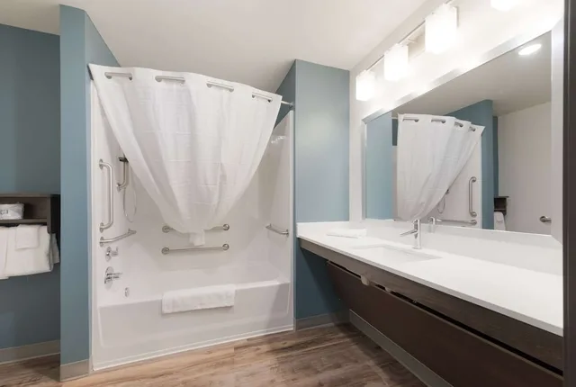 غرفة بسريرين كوين لذوي الإعاقة، WoodSpring Suites Philadelphia Northeast 4/4