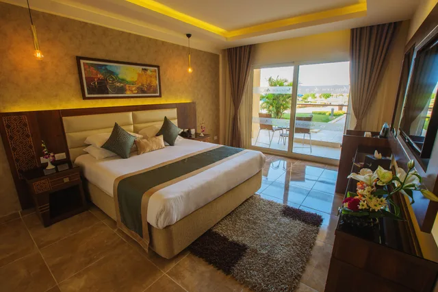 غرفة ديلوكس ثلاثية بإطلالة على البحر، Pickalbatros Royal Moderna Resort Sharm El Sheikh 5/7