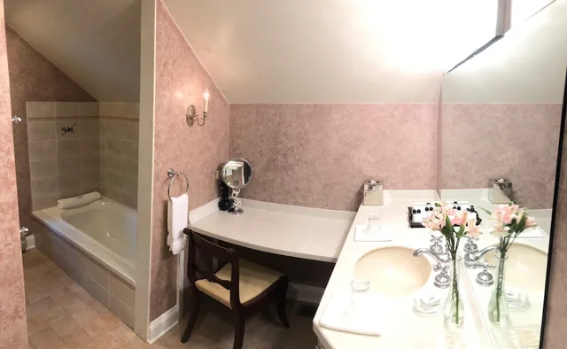 جناح بسريرين كوين بغرفتي نوم، The Inn At Montchanin Village 3/3