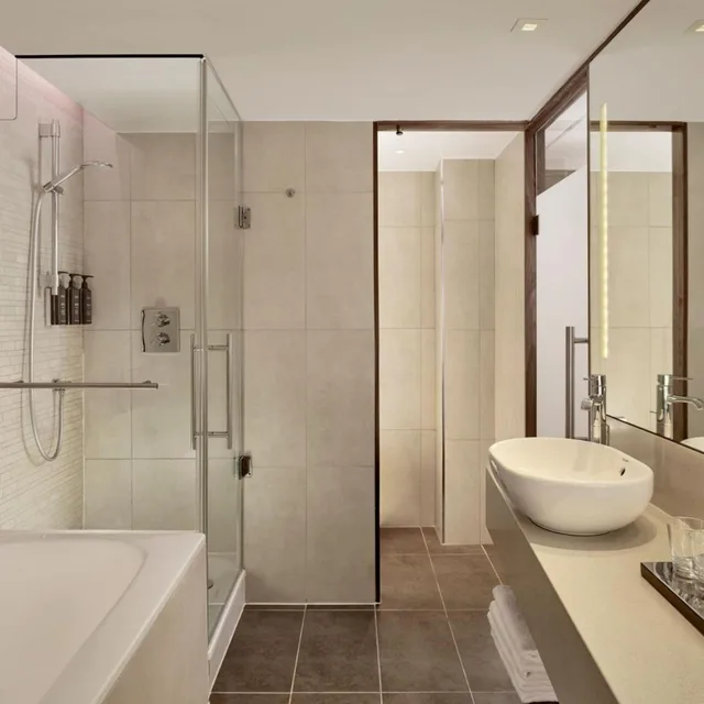 Castle, Spa, Suite, King Bed, Lounge Access، Sheraton Grand Hotel And Spa 2/4