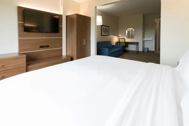 استوديو بسرير كينج لذوي الإعاقة، Holiday Inn Express Hotel Suites Lexington Nw the Vineyard 2/4