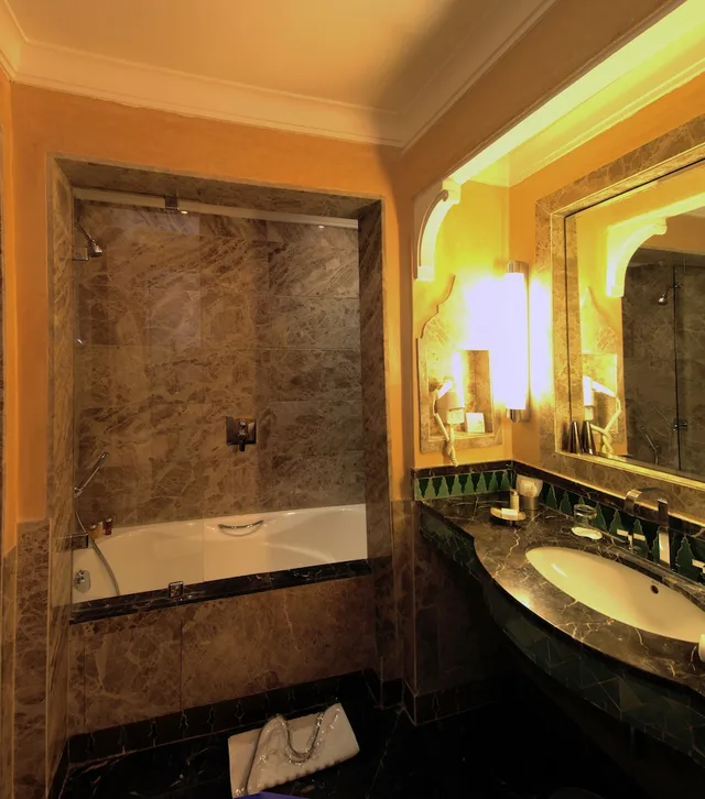 Suite, Queen Bed, Palais Faraj Suites And Spa 1/2