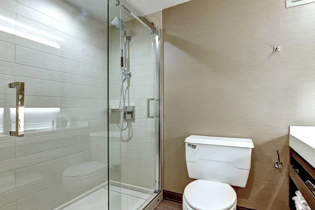 غرفة كلوب بسرير كينج مع أريكة لذوي الإعاقة، Tulsa Marriott Southern Hills 2/2