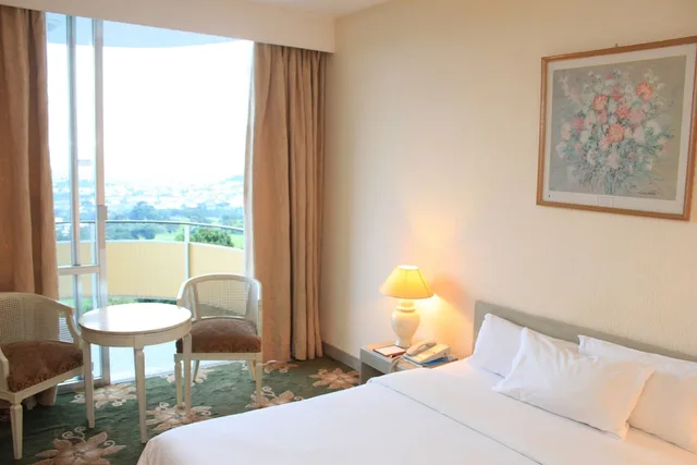 Executive, Queen Bed, Golf Course View, Balcony، Hotel Mont Fébé 1/5