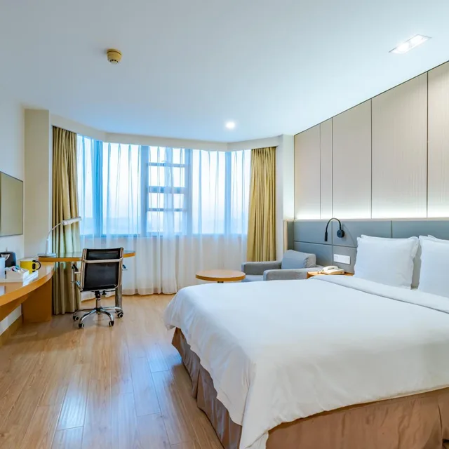 غرفة قياسية بسرير كينج وسرير كوين لذوي الإعاقة، HOLIDAY INN EXPRESS SHANGHAI JINQIAO CENTRAL 5/6
