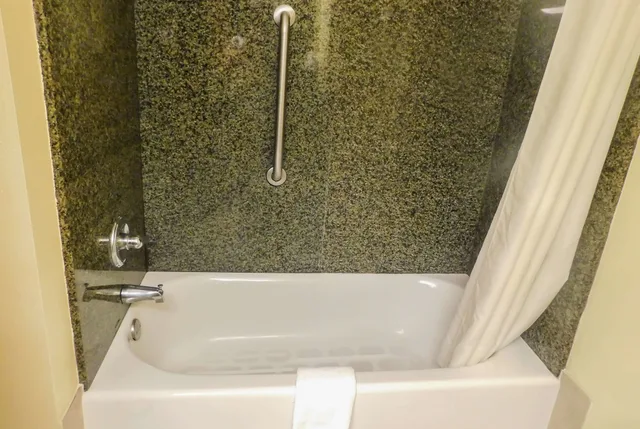 غرفة بسريرين كوين للمدخنين، Days Inn & Suites by Wyndham Pocahontas 4/4