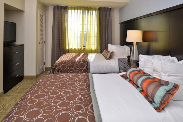 جناح بسريرين مزدوجين بغرفة نوم واحدة بمطبخ، Staybridge Suites San Antonio - Stone Oak 3/5