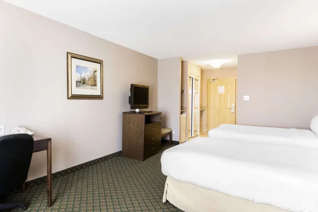 Room, 2 Queen Beds, Clarion Hotel & Conference Centre Sherwood Park 1/6