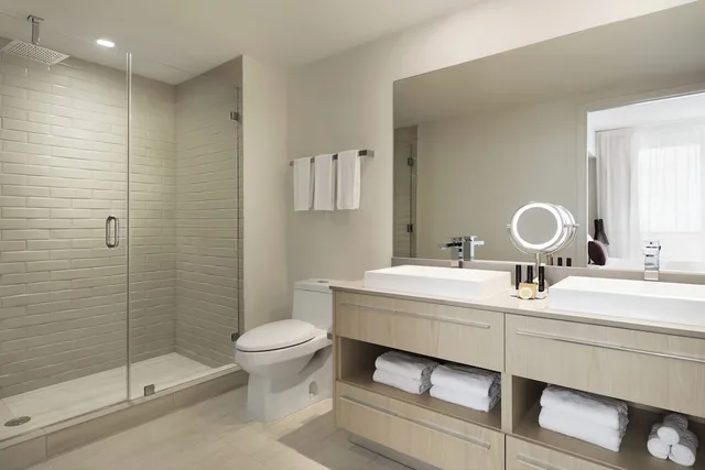 جناح بسرير كينج بإطلالة على المدينة مع أريكة، Hyde Beach House 6/6