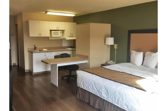 جناح بسرير كينج بمطبخ لذوي الإعاقة، Studio 6 Extended Stay Rochester Greece NY 4/10